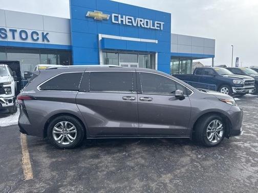 2023 Toyota Sienna Platinum 7 passenger