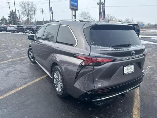 2023 Toyota Sienna Platinum 7 passenger