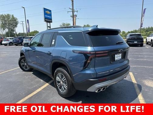 2025 Chevrolet Traverse LT