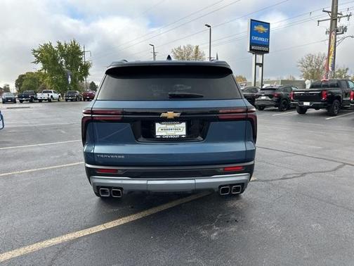2025 Chevrolet Traverse LT