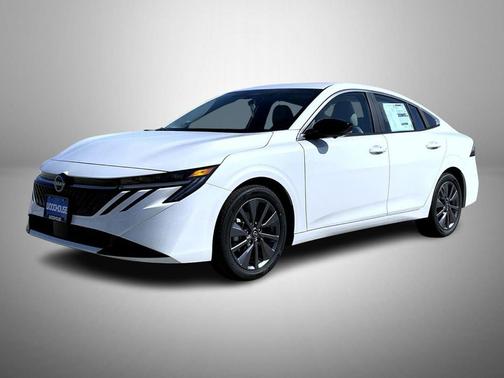 Aspen White Tricoat 2026 Nissan Sentra SL