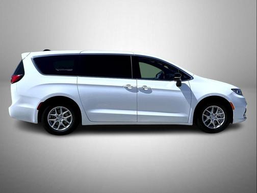 Bright White Clearcoat 2025 Chrysler Pacifica L
