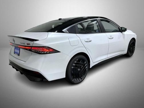 Aspen White/Super Black 2026 Nissan Sentra SR