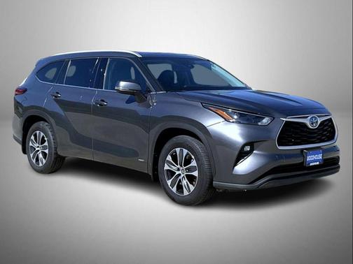 2022 Toyota Highlander Hybrid XLE