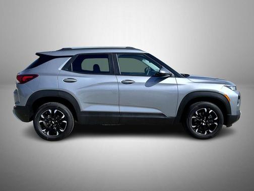 Sterling Gray Metallic 2023 Chevrolet Trailblazer LT