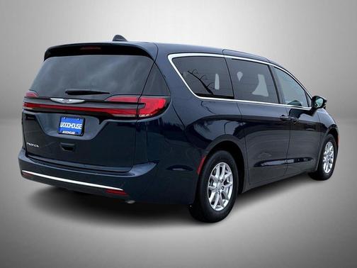 2025 Chrysler Pacifica L