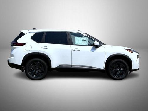 Everest White Pearl Tricoat 2026 Nissan Rogue SV