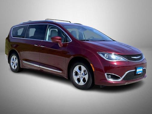 Velvet Red Pearlcoat 2017 Chrysler Pacifica Touring-L