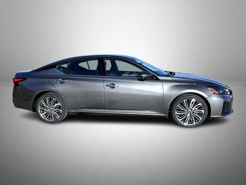 2025 Nissan Altima 2.5 SL