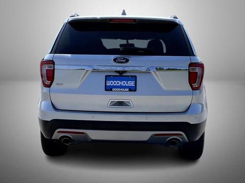 Ingot Silver 2017 Ford Explorer XLT