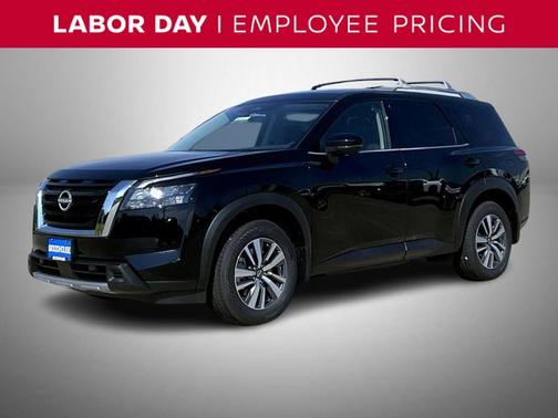 2025 Nissan Pathfinder SL 4WD