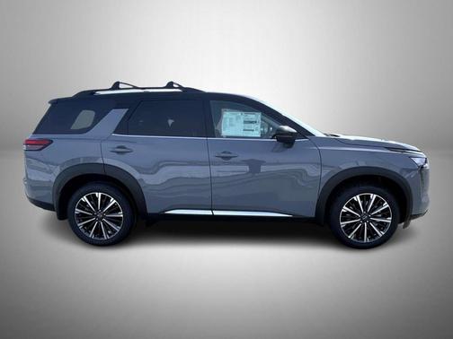Boulder Gray/Super Black 2026 Nissan Pathfinder Platinum