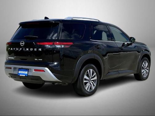 2023 Nissan Pathfinder SL 4WD