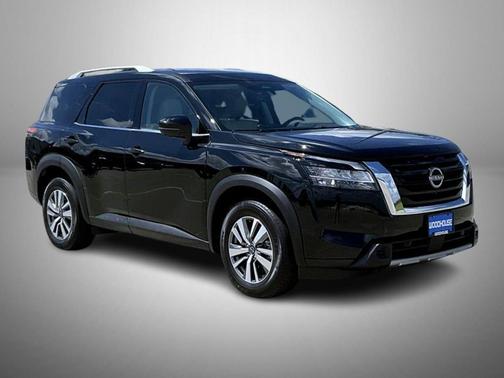 2023 Nissan Pathfinder SL 4WD