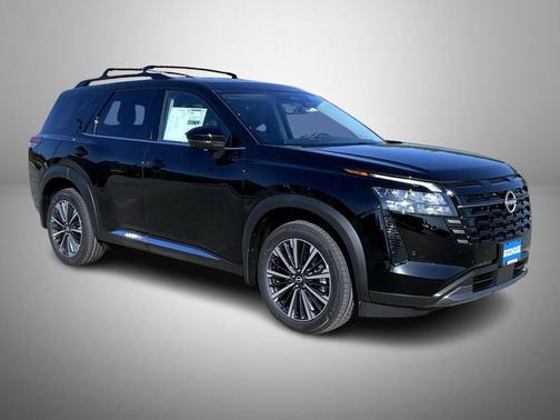 Super Black 2026 Nissan Pathfinder Platinum