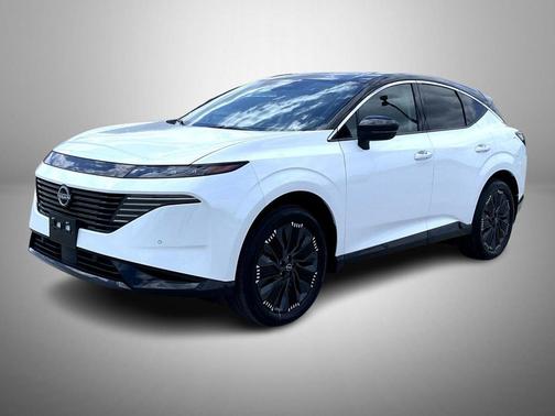 Everest White Pearl Tricoat/Super Black 2025 Nissan Murano Platinum