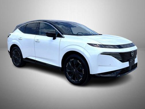 Everest White Pearl Tricoat/Super Black 2025 Nissan Murano Platinum