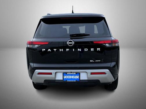 2023 Nissan Pathfinder SL 4WD
