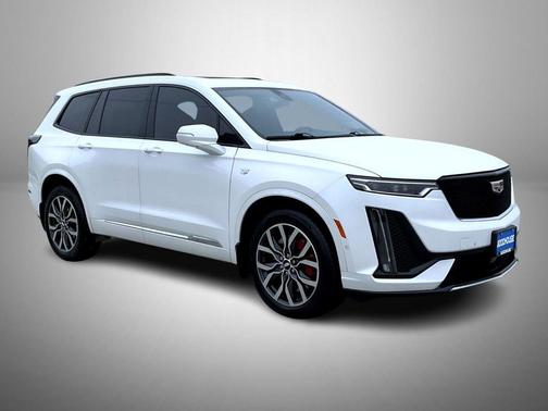 Crystal White Tricoat 2022 Cadillac XT6 Sport AWD