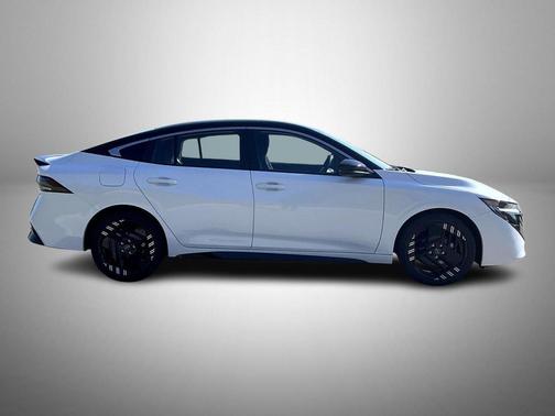 Aspen White/Super Black 2027 Nissan Sentra SR