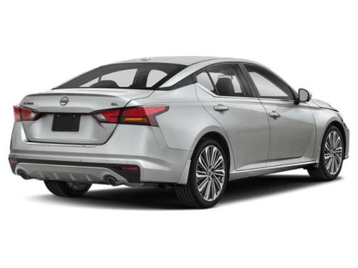 Brilliant Silver Metallic 2023 Nissan Altima 2.5 SL