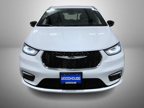 2025 Chrysler Pacifica L