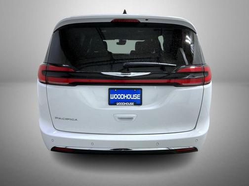 2025 Chrysler Pacifica L