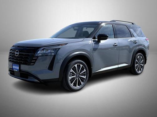 Boulder Gray/Super Black 2026 Nissan Pathfinder Platinum