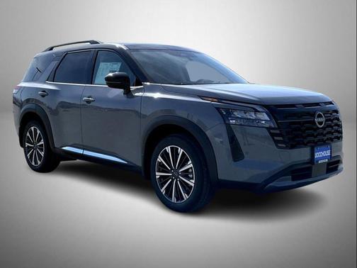 Boulder Gray/Super Black 2026 Nissan Pathfinder Platinum