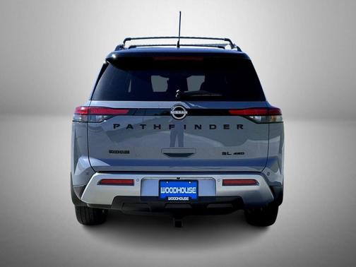 Solid Gray/Super Black 2023 Nissan Pathfinder SL 4WD