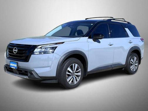Solid Gray/Super Black 2023 Nissan Pathfinder SL 4WD