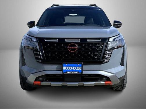 Boulder Gray/Super Black 2026 Nissan Pathfinder Rock Creek