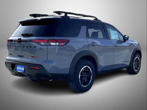 Boulder Gray/Super Black 2026 Nissan Pathfinder Rock Creek