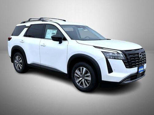 Everest White Pearl Tricoat 2026 Nissan Pathfinder SL