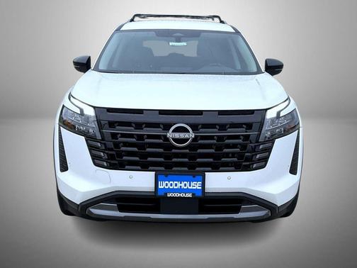 Everest White Pearl Tricoat 2026 Nissan Pathfinder SL