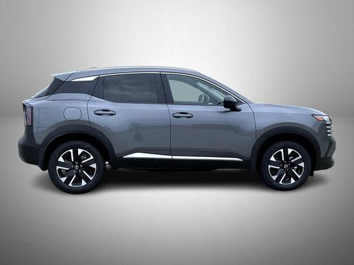 Gun Metallic 2027 Nissan Kicks SV