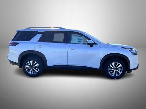 2025 Nissan Pathfinder SL 4WD