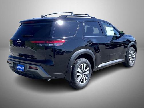 Super Black 2026 Nissan Pathfinder SL