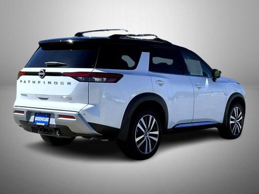 2025 Nissan Pathfinder Platinum 4WD