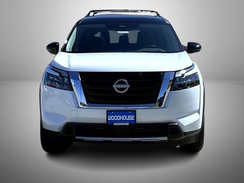 2025 Nissan Pathfinder Platinum 4WD