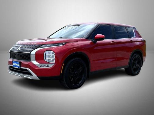 Red Diamond 2023 Mitsubishi Outlander SE