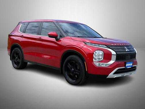 Red Diamond 2023 Mitsubishi Outlander SE
