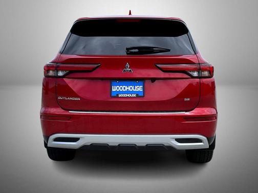 Red Diamond 2023 Mitsubishi Outlander SE