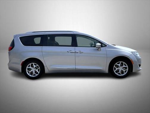2019 Chrysler Pacifica Touring-L Plus