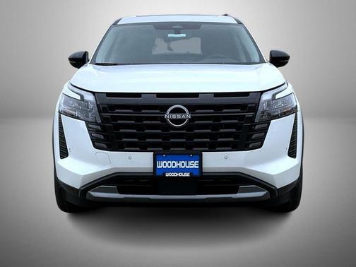 Everest White Pearl Tricoat 2026 Nissan Pathfinder SL