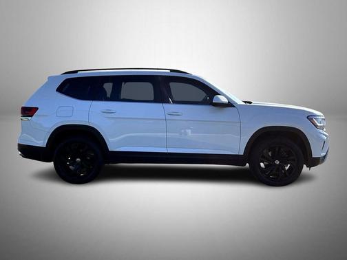 2022 Volkswagen Atlas 3.6L SE w/Technology