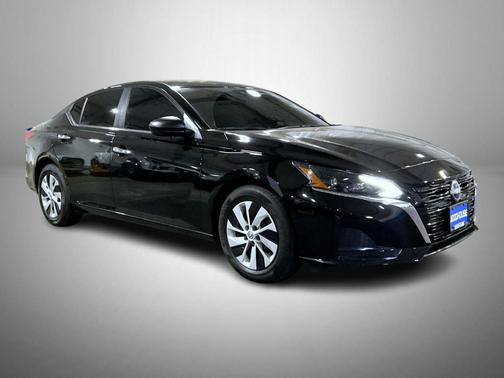 Super Black Clearcoat 2025 Nissan Altima S FWD