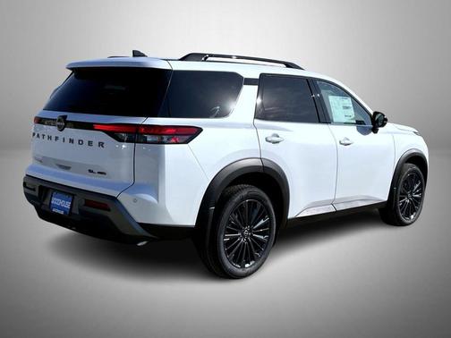 Everest White Pearl Tricoat 2026 Nissan Pathfinder SL