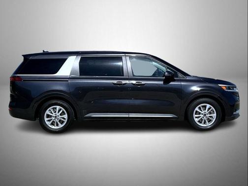2022 Kia Carnival LXS