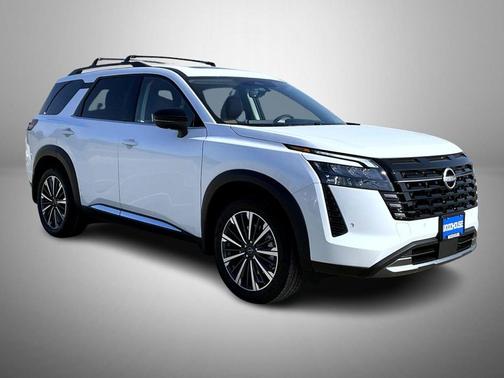Everest White Pearl Tricoat 2026 Nissan Pathfinder Platinum